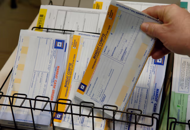 Fotografie 8: La Poste: national mail services for France