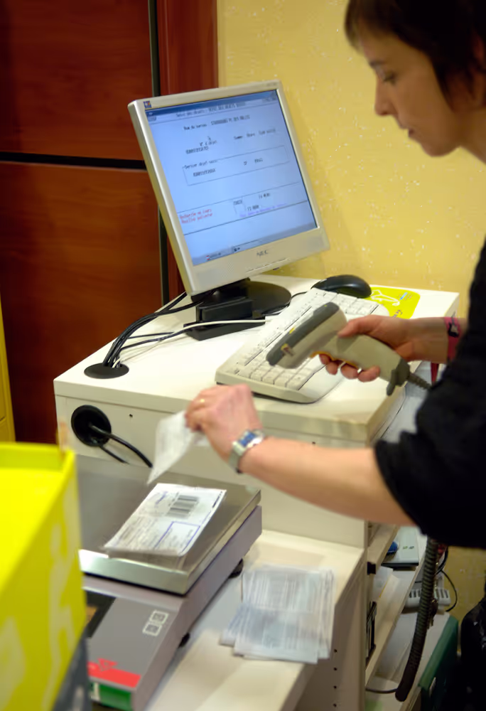 La Poste: national mail services for France