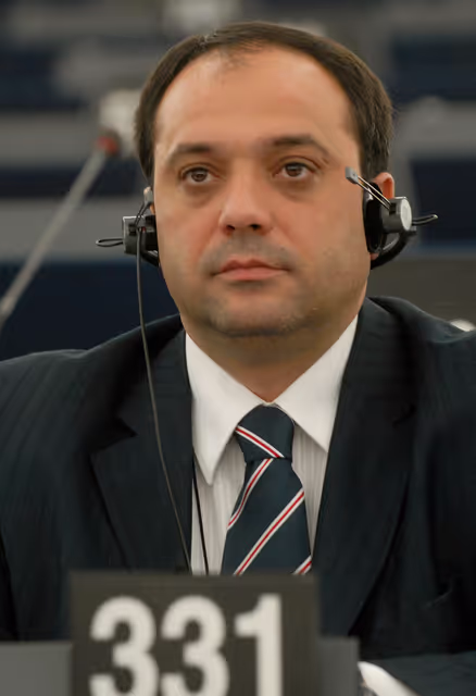 Fotografie 2: Constantin DUMITRIU MEP in plenary session in Strasbourg.