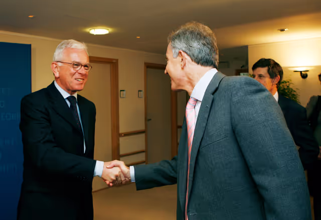 Снимка 15: The EPs new working group on the Middle East will hear from the Quartet representative, the External Relations Commissioner and Norway's Foreign Minister .