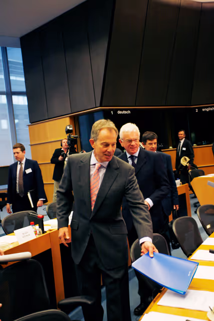 Снимка 21: The EPs new working group on the Middle East will hear from the Quartet representative, the External Relations Commissioner and Norway's Foreign Minister .