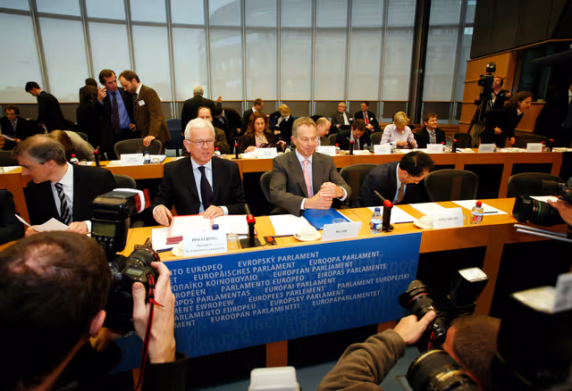 Снимка 19: The EPs new working group on the Middle East will hear from the Quartet representative, the External Relations Commissioner and Norway's Foreign Minister .