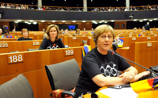 Foto 37: Extraordinary plenary session on Tibet at the EP in Brussels.