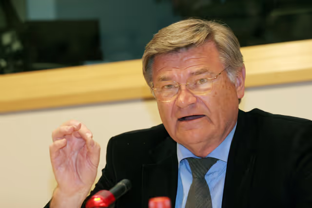 Foto 34: EP Secretary General in a meeting at the EP in Brussels.