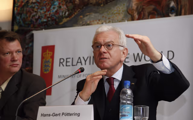 Снимка 19: Hans-Gert POTTERING, EP President meets with is the Danish Foreign Minister Per Stig MOELLER during his official visit to Danemark, Copenhagen, April 2nd, 2008...