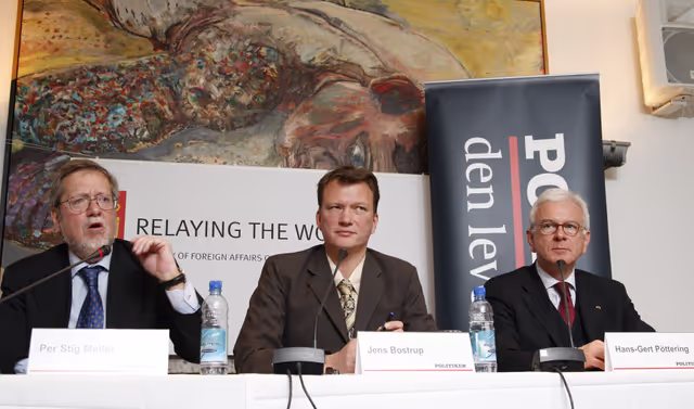 Снимка 21: Hans-Gert POTTERING, EP President meets with is the Danish Foreign Minister Per Stig MOELLER during his official visit to Danemark, Copenhagen, April 2nd, 2008...