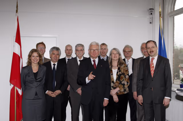Снимка 27: Hans-Gert POTTERING, EP President visits EU information office during his official visit to Danemark, Copenhagen, April 2nd, 2008...