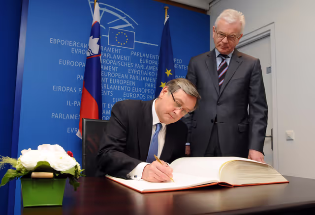 Fotografija 37: Official visit by the President of Slovenia at the EP in Strasbourg - Welcome by EP President