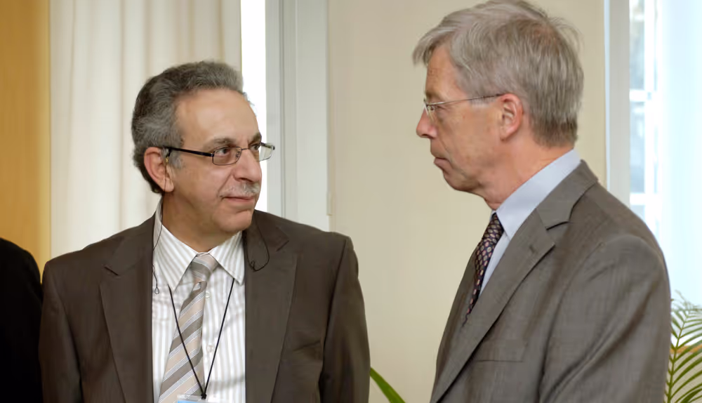 Signature of D building delivery