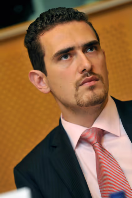 Fotografia 3: MEP Magor Imre CSIBI attends a meeting in Brussels