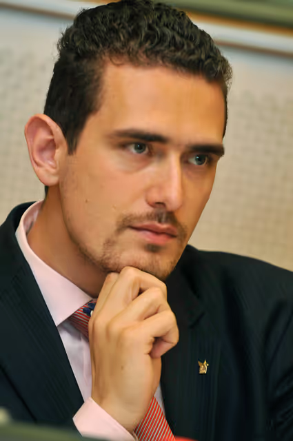 Fotografia 1: MEP Magor Imre CSIBI attends a meeting in Brussels