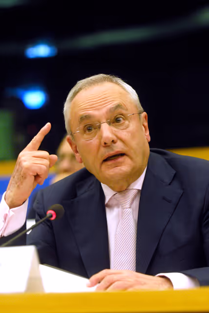 Foto 14: Hearing of the EC Vice-President and Commissioner designate for Justice, Freedom and Security.