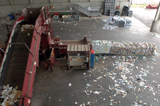 Снимка 2: Recycling industry and waste processing in Strasbourg.