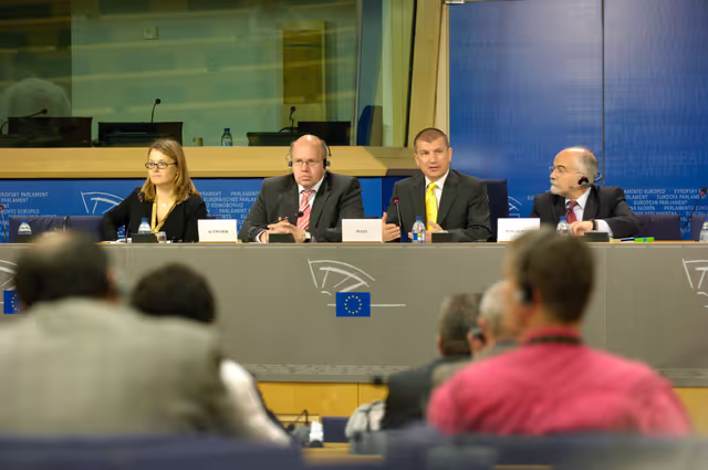 Press conference on the achievements of the trio presidency in the field of interior affairs with the German State Secretary in the Ministry of the Interior, the Slovenian Interior Minister and the  Portuguese Deputy Interior Minister.