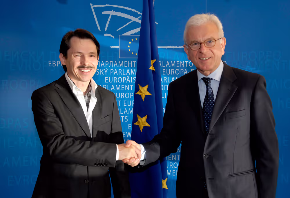 Hans Gert POETTERING, EP President, meets with MEP Bernard WOJCIECHOWSKI in Strasbourg