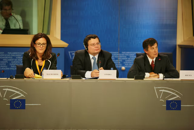 Foto 9: Press conference on the combined programme of the French, Czech and Swedish Presidencies.