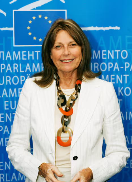 Foto 23: Portrait of Janelly FOURTOU at the EP in Brussels.