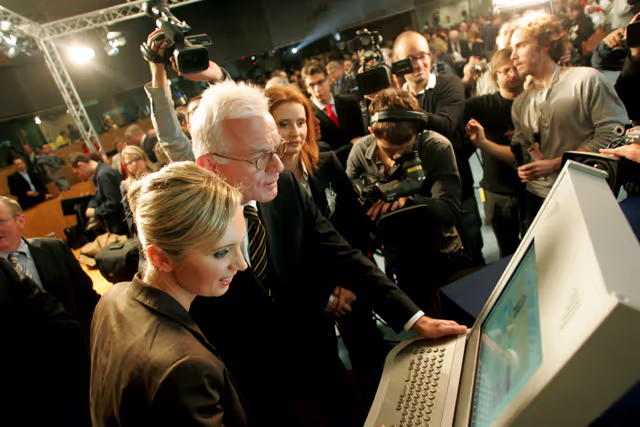 Fotografija 7: Official launch of EuroparlTV: www.europarltv.europa.eu