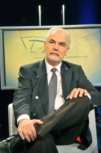 Fotografie 1: television interview with MEPs at the EP in Brussels.