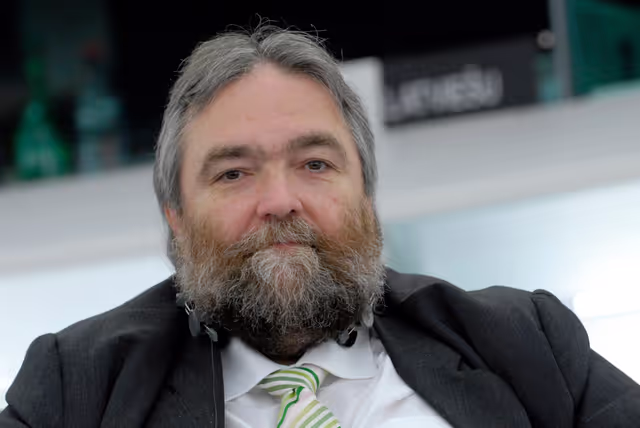 Foto 36: Thomas ULMER  in plenary session in Strasbourg.