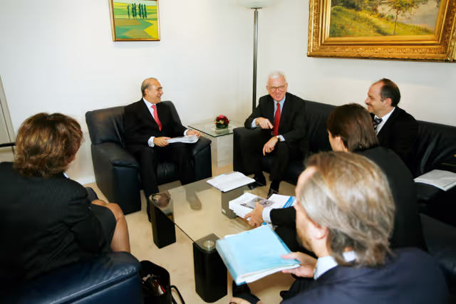 Fotografia 1: Hans Gert POETTERING - EP President meets with Angel GURRIA, OECD Secretary-General, in Brussels