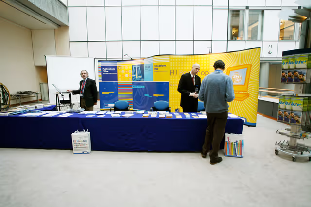 Fotó 19: World e-Parliament Conference 2008 - The Conference is co-organized by the European Parliament and the Global Centre for ICT in Parliament, a joint initiative of the United Nations Department of Economic and Social Affairs (UNDESA) and the Inter-Parliamentary Union (IPU) and a core group of partners, established in 2006 to promote the role of parliaments in advancing the Information Society goals as well as the effective use of ICT for the modernization of parliamentary processes. The World e-Parliament Conference 2008 represents a unique opportunity for leaders and members of parliaments, parliamentary officials and experts to exchange views at a global level on new technologies and innovation as tools to strengthen the representative, legislative and oversight functions of regional and national assemblies.