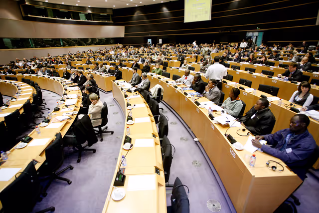 Fotó 42: World e-Parliament Conference 2008 - The Conference is co-organized by the European Parliament and the Global Centre for ICT in Parliament, a joint initiative of the United Nations Department of Economic and Social Affairs (UNDESA) and the Inter-Parliamentary Union (IPU) and a core group of partners, established in 2006 to promote the role of parliaments in advancing the Information Society goals as well as the effective use of ICT for the modernization of parliamentary processes. The World e-Parliament Conference 2008 represents a unique opportunity for leaders and members of parliaments, parliamentary officials and experts to exchange views at a global level on new technologies and innovation as tools to strengthen the representative, legislative and oversight functions of regional and national assemblies.