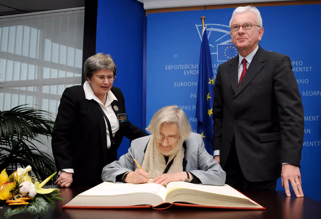 Hans-Gert Pöttering, EP President, meets with Elena Bonner-Sakharov, widow of Andrei Sakharov, on the 20th anniversary of the Sakharov Prize