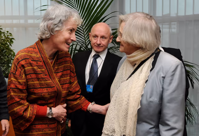 Снимка 1: Hans-Gert Pöttering, EP President, meets with Elena Bonner-Sakharov, widow of Andrei Sakharov, on the 20th anniversary of the Sakharov Prize