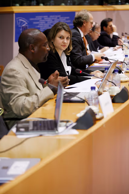 Fotó 39: World e-Parliament Conference 2008 - The Conference is co-organized by the European Parliament and the Global Centre for ICT in Parliament, a joint initiative of the United Nations Department of Economic and Social Affairs (UNDESA) and the Inter-Parliamentary Union (IPU) and a core group of partners, established in 2006 to promote the role of parliaments in advancing the Information Society goals as well as the effective use of ICT for the modernization of parliamentary processes. The World e-Parliament Conference 2008 represents a unique opportunity for leaders and members of parliaments, parliamentary officials and experts to exchange views at a global level on new technologies and innovation as tools to strengthen the representative, legislative and oversight functions of regional and national assemblies.