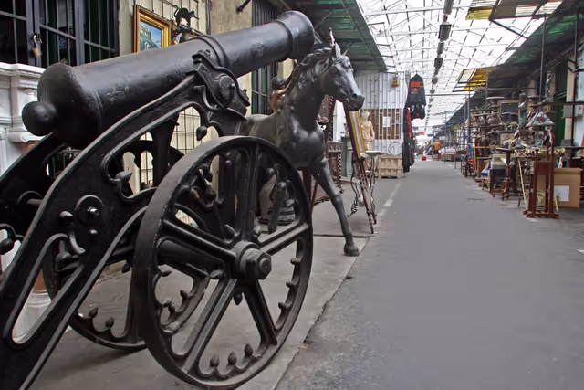 Photo 8: A metal fake cannon can be seen in the Budapest oldest junk and antiques market Ecseri
