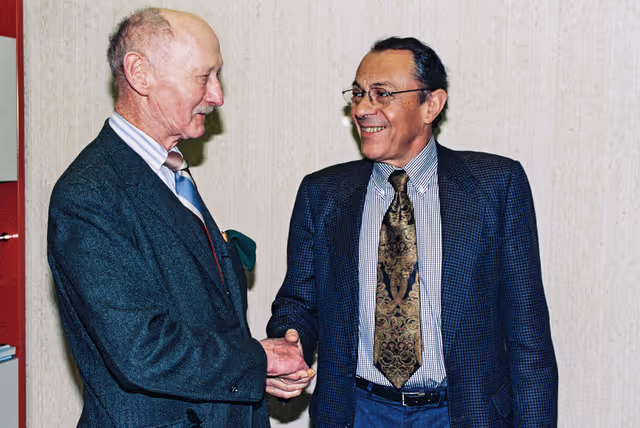 Fotografija 2: MEP Michel ROCARD meets with a journalist