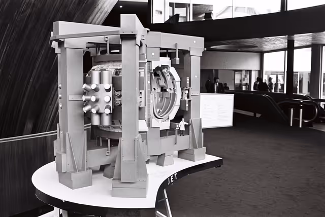 Fotagrafa 3: Exhibition of the JET (Joint European Torus) nuclear reactor in Strasbourg