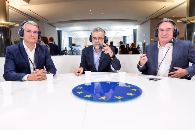 Fotografija 25: EuranetPlus Debate