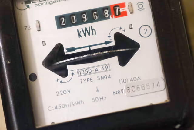 Domestic electric meter device measuring the electrical energy usage of a household