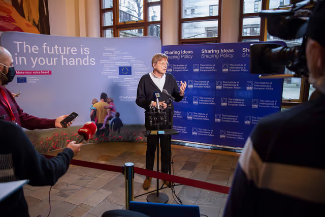 Снимка 6: Conference on the Future of Europe - Guy Verhofstadt, during the Press Conference. Panel 1 : Stronger economy, social justice, jobs, education, culture, sport, digital transformation, in Dublin