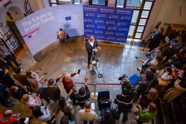 Снимка 7: Conference on the Future of Europe - Guy Verhofstadt, during the Press Conference. Panel 1 : Stronger economy, social justice, jobs, education, culture, sport, digital transformation, in Dublin