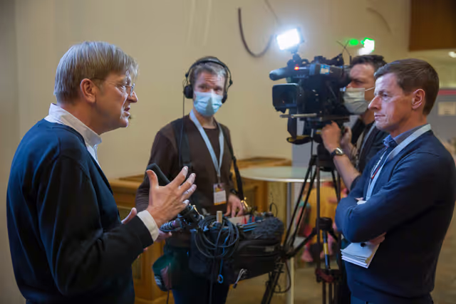 Снимка 1: Conference on the Future of Europe - Guy Verhofstadt, during the Press Conference. Panel 1 : Stronger economy, social justice, jobs, education, culture, sport, digital transformation, in Dublin