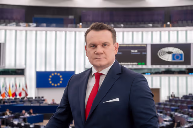 Foto 9: Dominik TARCZYNSKI in the EP in Strasbourg