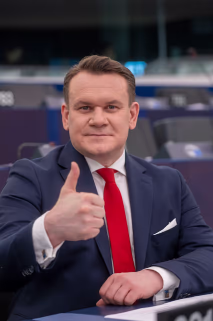 Foto 8: Dominik TARCZYNSKI in the EP in Strasbourg