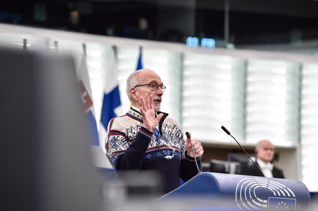 Fotografie 26: EP Plenary session - Commission statement - Recent ecological catastrophe involving plastic pellet losses and its impact on micro plastic pollution in the maritime and coastal habitats