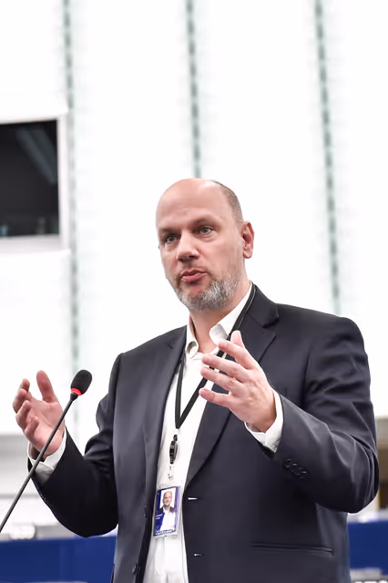 Fotografie 8: EP Plenary session - Commission statement - Recent ecological catastrophe involving plastic pellet losses and its impact on micro plastic pollution in the maritime and coastal habitats