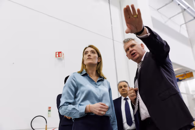 Photo 9: Official visit by Roberta METSOLA, EP President to Malta - Visit to Seifert Systems, Birżebbugia