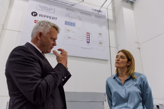 Photo 7: Official visit by Roberta METSOLA, EP President to Malta - Visit to Seifert Systems, Birżebbugia