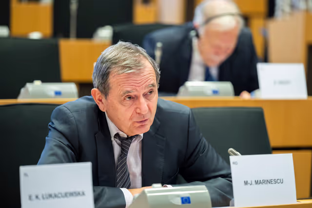 Foto 8: TRAN - Exchange of views with Commissioner  Adina-Ioana VALEAN in the framework of the Structured Dialogue