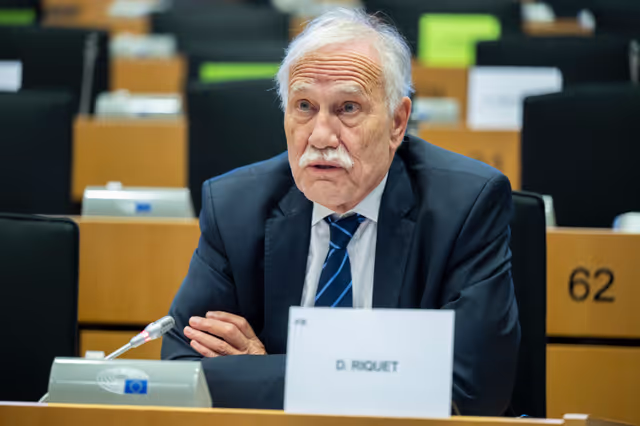 Foto 6: TRAN - Exchange of views with Commissioner  Adina-Ioana VALEAN in the framework of the Structured Dialogue