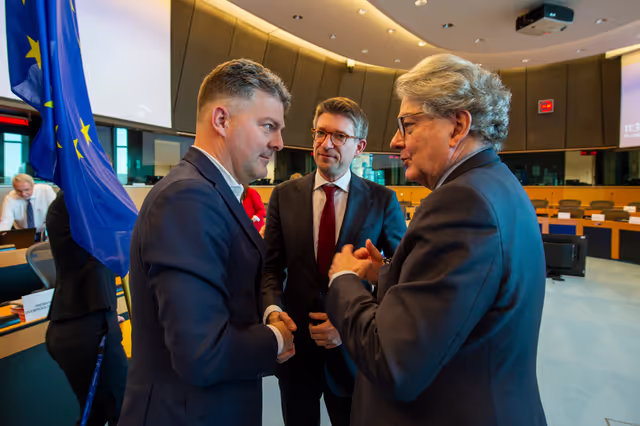 Foto 10: IMCO trilogue on Single Market Emergency Instrument (SMEI)