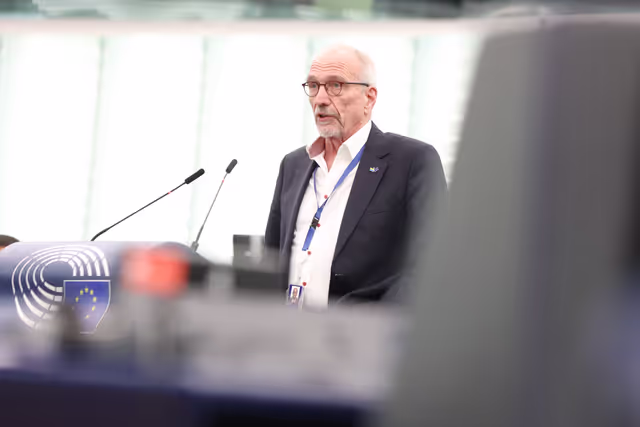 Foto 35: EP Plenary session - Commission statement - EU2040 climate target