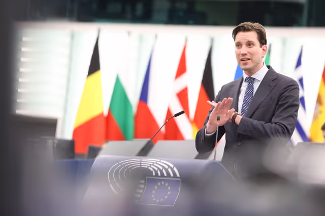 Foto 16: EP Plenary session - Commission statement - EU2040 climate target