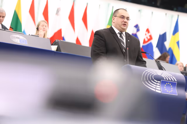 Foto 7: EP Plenary session - Commission statement - EU2040 climate target